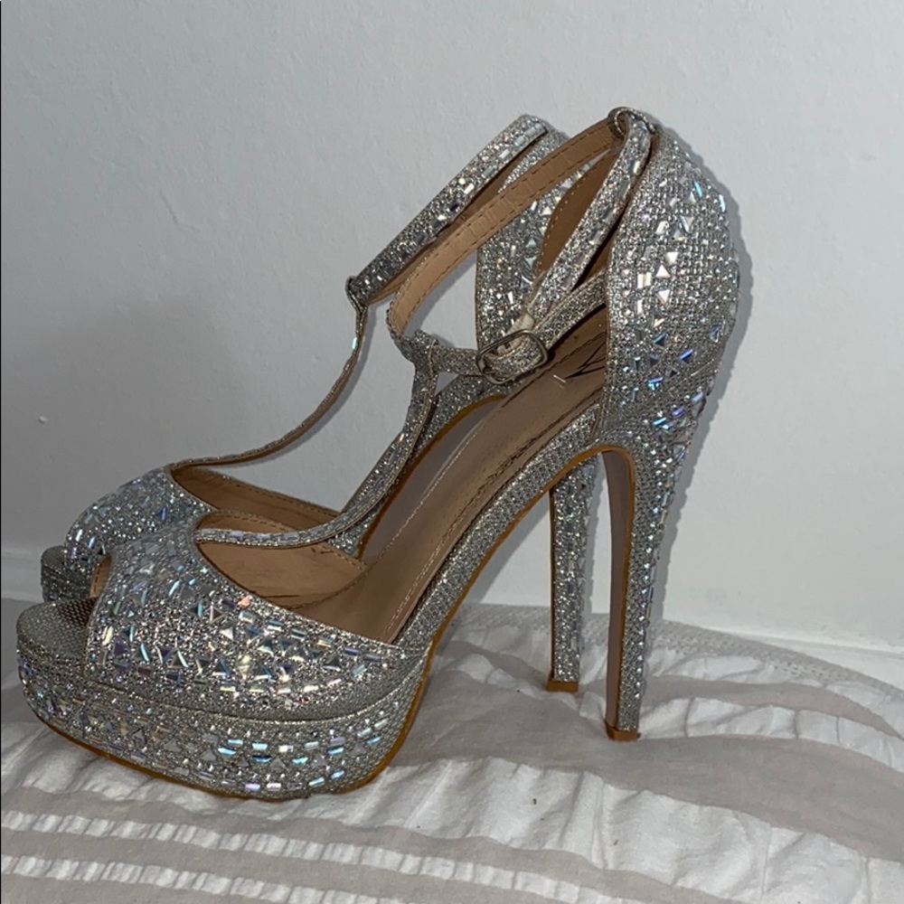 Blinded out heels